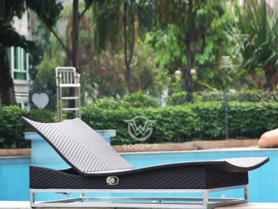 Synthetic Rattan Chaise Lounge