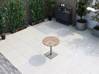 طاولة طعام مستديرة بإطار من الألومنيوم وسطح بلاستيكي خشبي