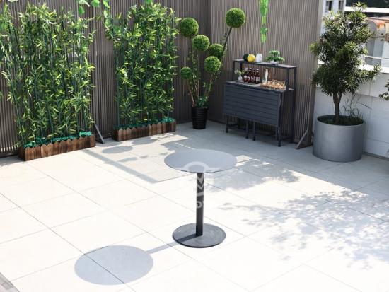 Stainless Steel Leg Round Dining Table